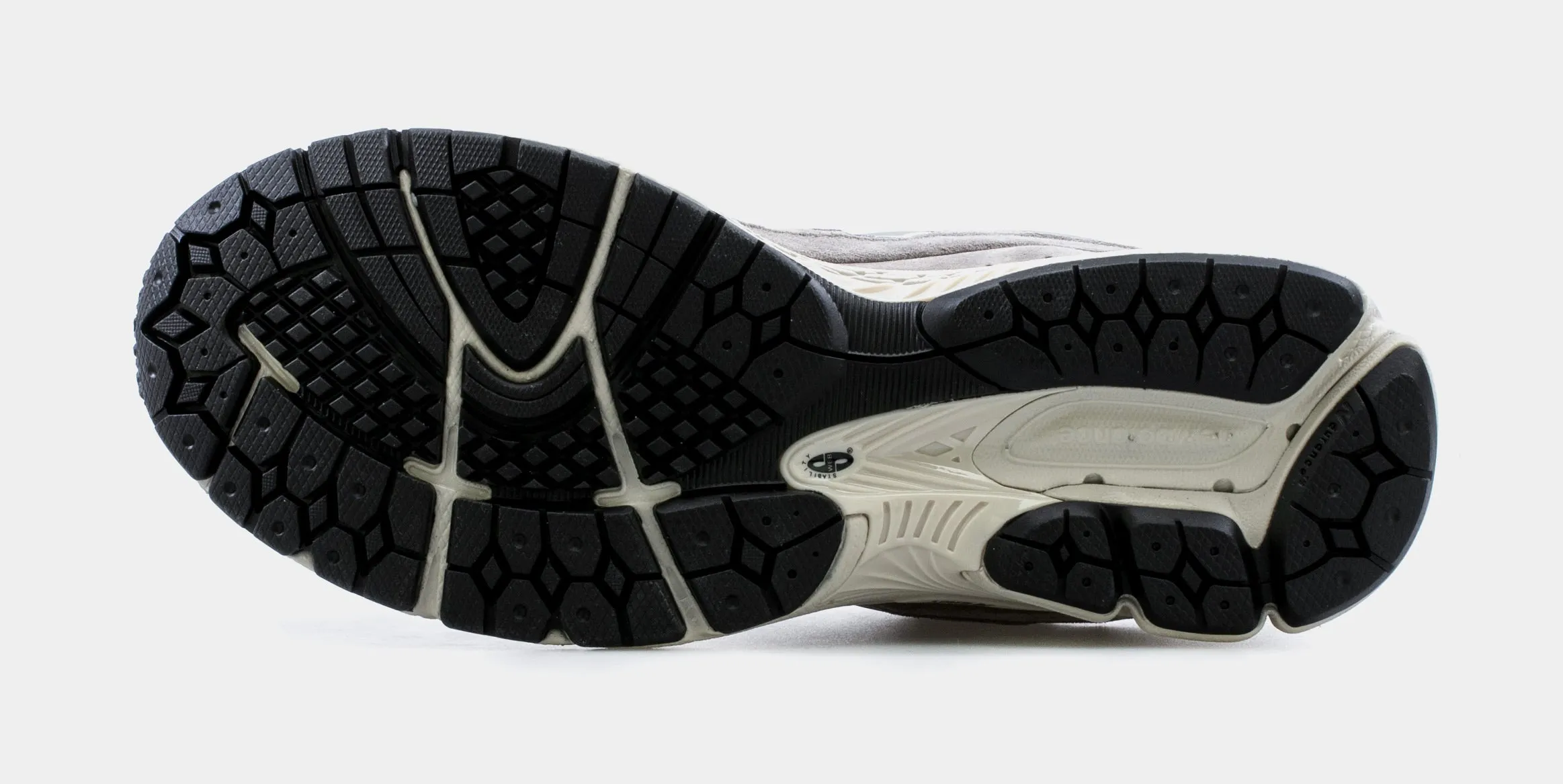 Mens 2002R Core Plus Lifestyle Shoe in Grey/White - Comfort & Style