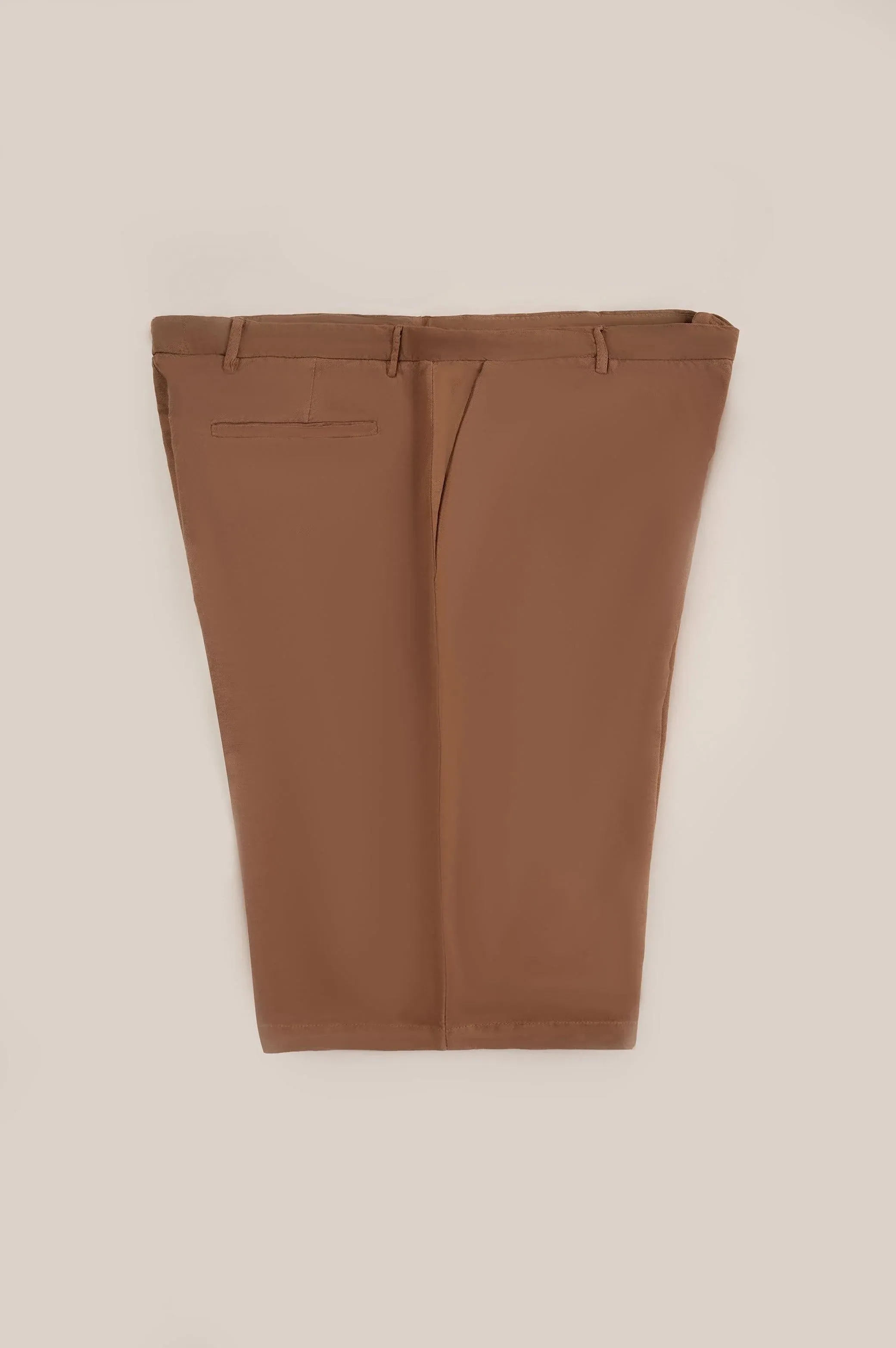BUTTONED LINEN SHORTS