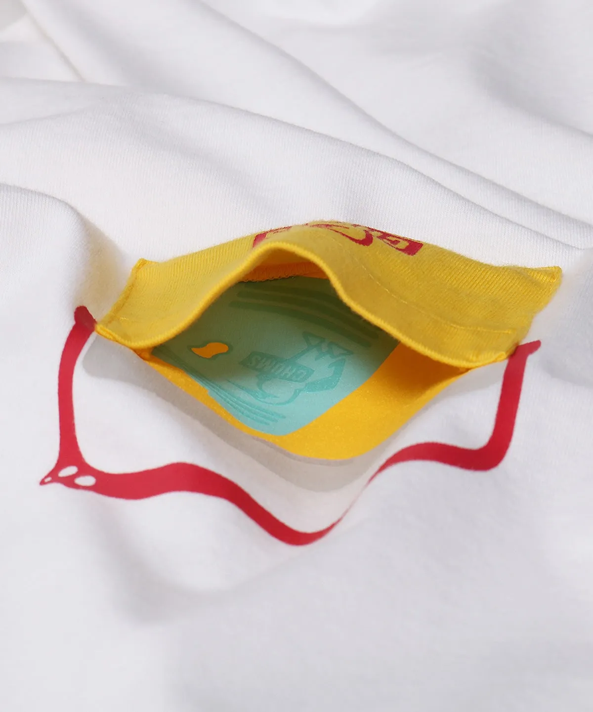 Chums Camper Cooler Pocket T-Shirt