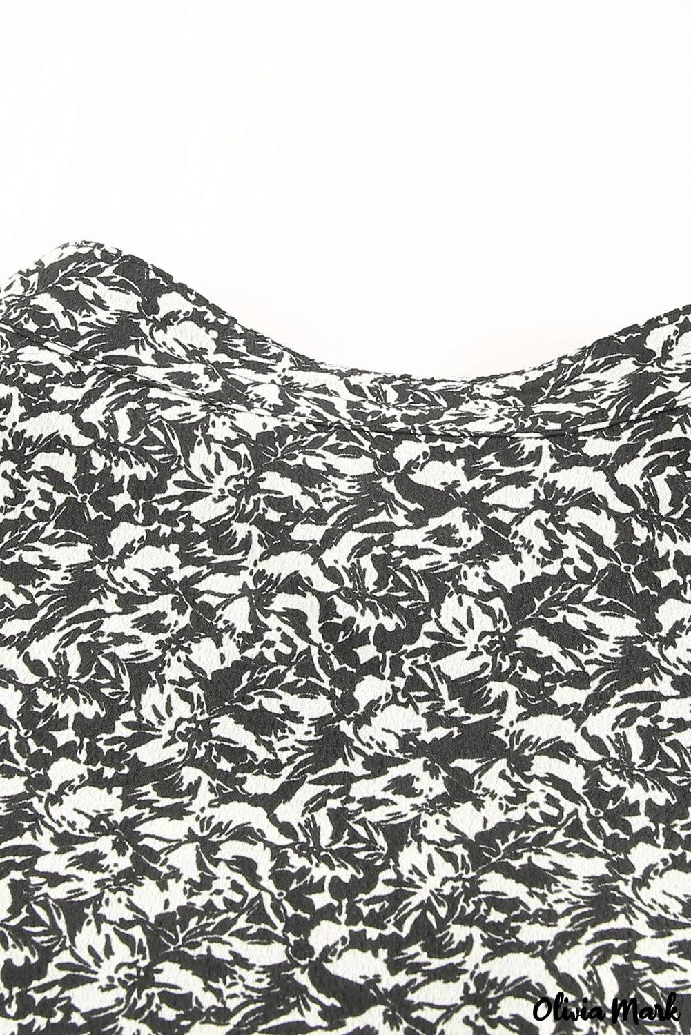 Deanwangkt - Black French shirt with floral print and ruffles