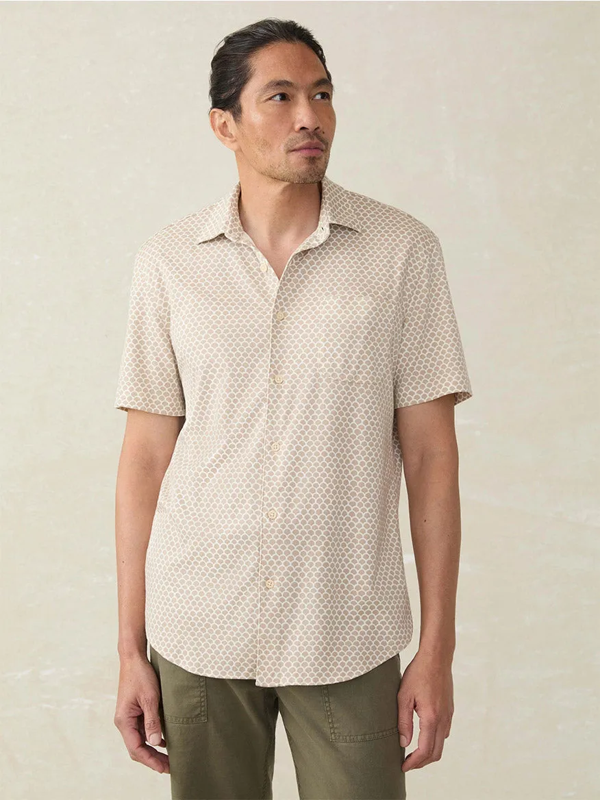 Faherty Brand Short-Sleeve Hermosa Shirt in Island Sand Fishscale